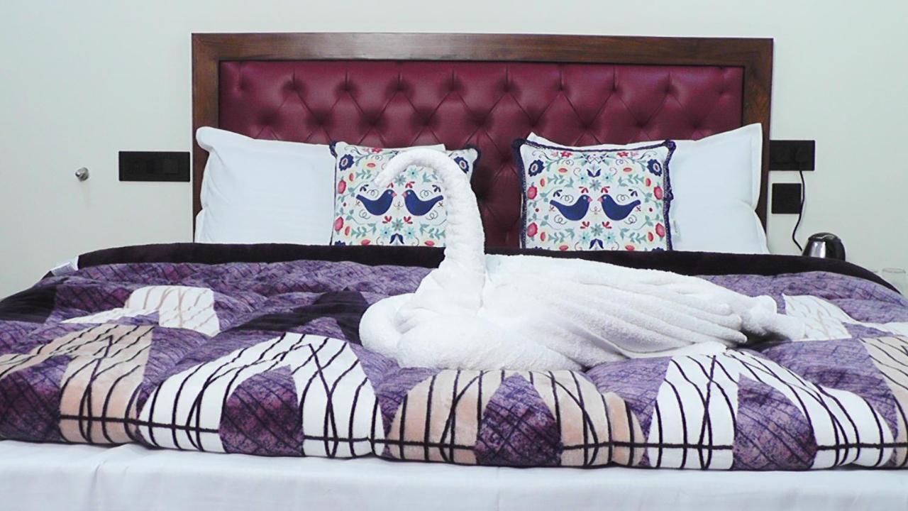 Hotel Jakhu Heights Shimla Extérieur photo